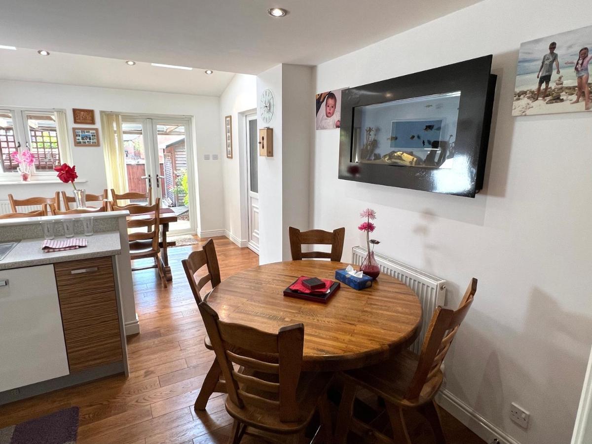 נוטינגהאם Simply Stunning 2 Bedroom Home With Parking Space מראה חיצוני תמונה